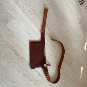 Clare v belt bag - never used